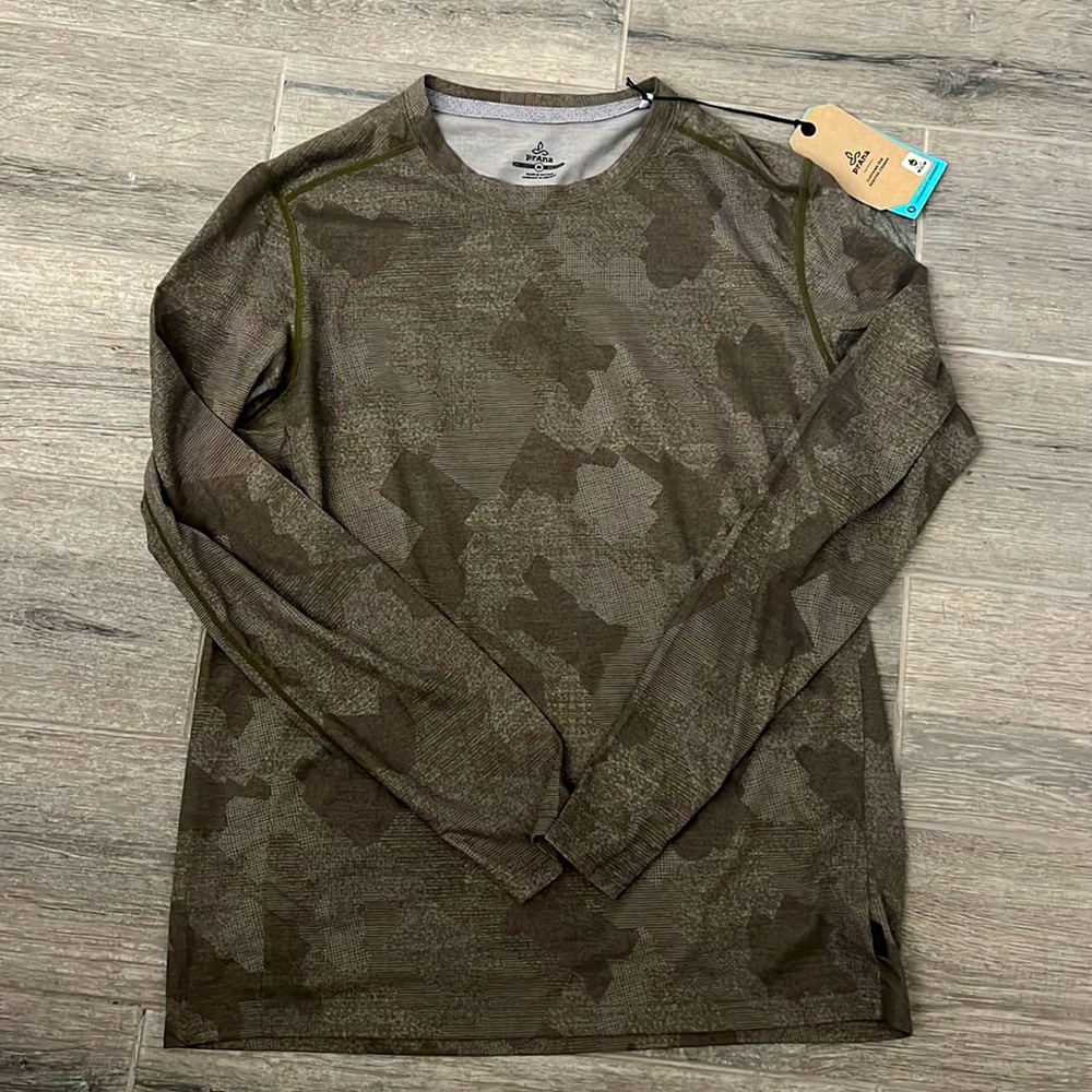 PrAna long sleeve tee